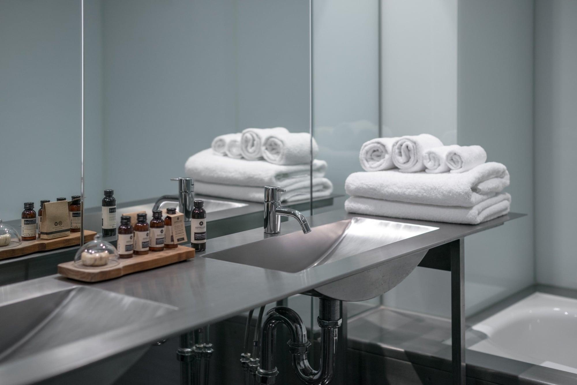 Adelphi Hotel Melbourne Ngoại thất bức ảnh Bathroom