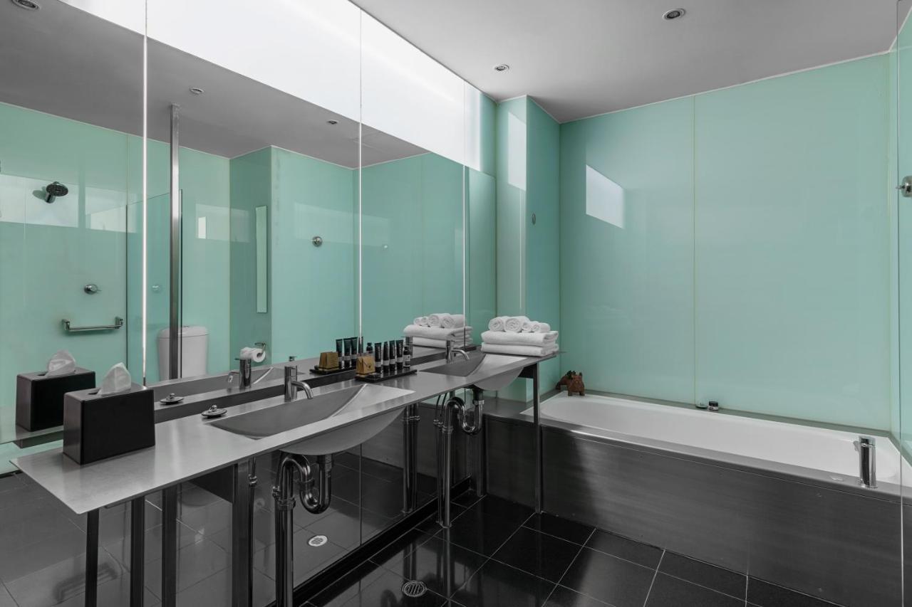 Adelphi Hotel Melbourne Ngoại thất bức ảnh A bathroom